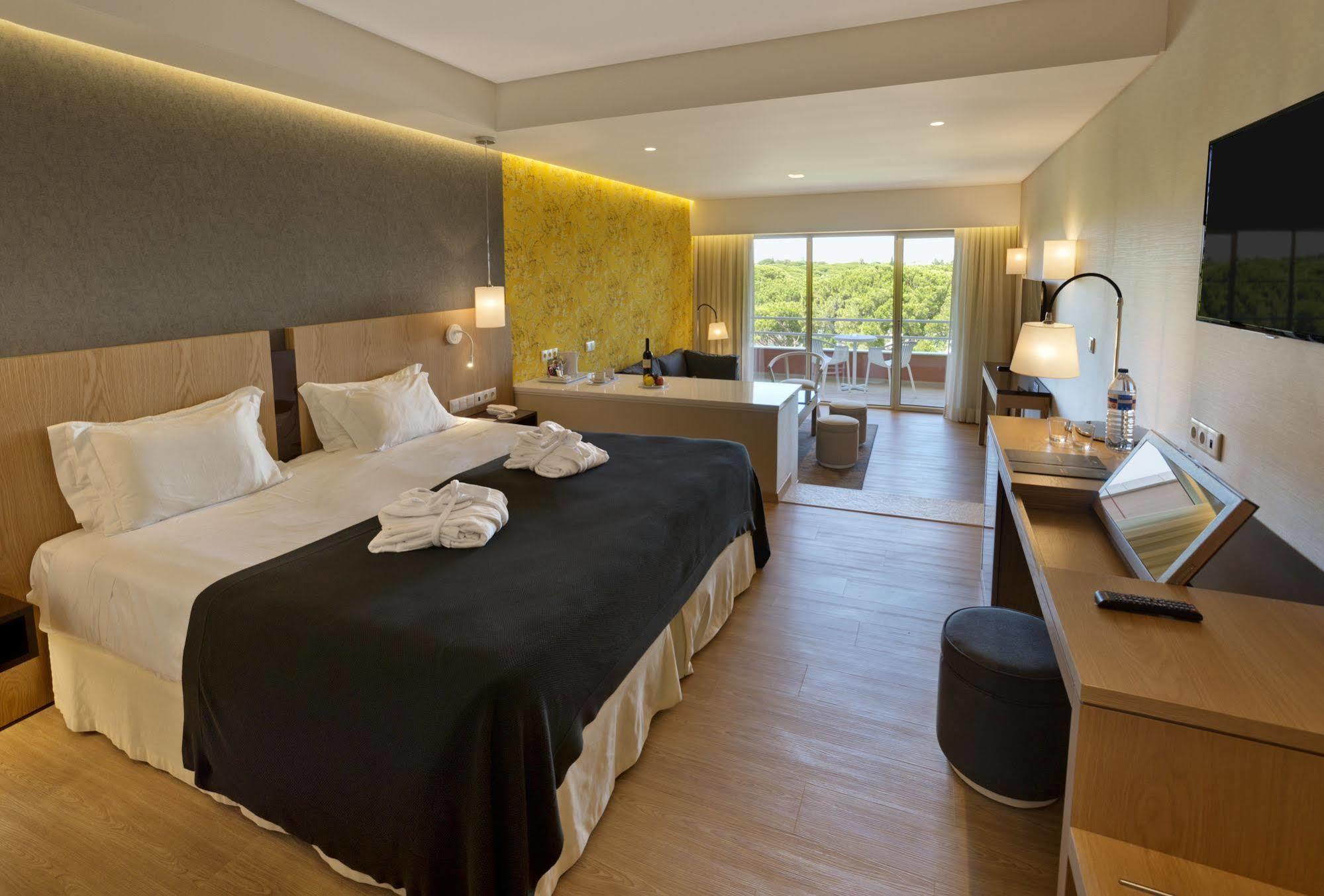 Falesia Cip (Adults Only) Olhos de Agua  Luaran gambar